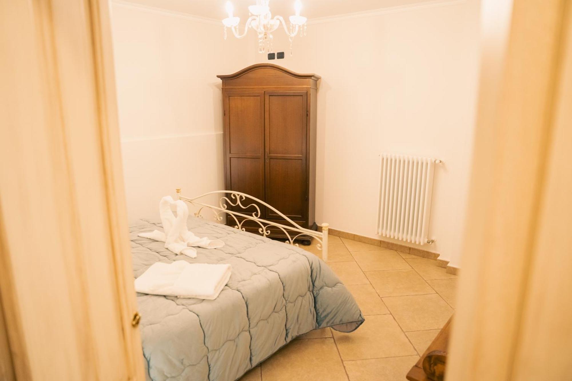 Conte Cavour - Casa Vacanze Laterza Exteriör bild